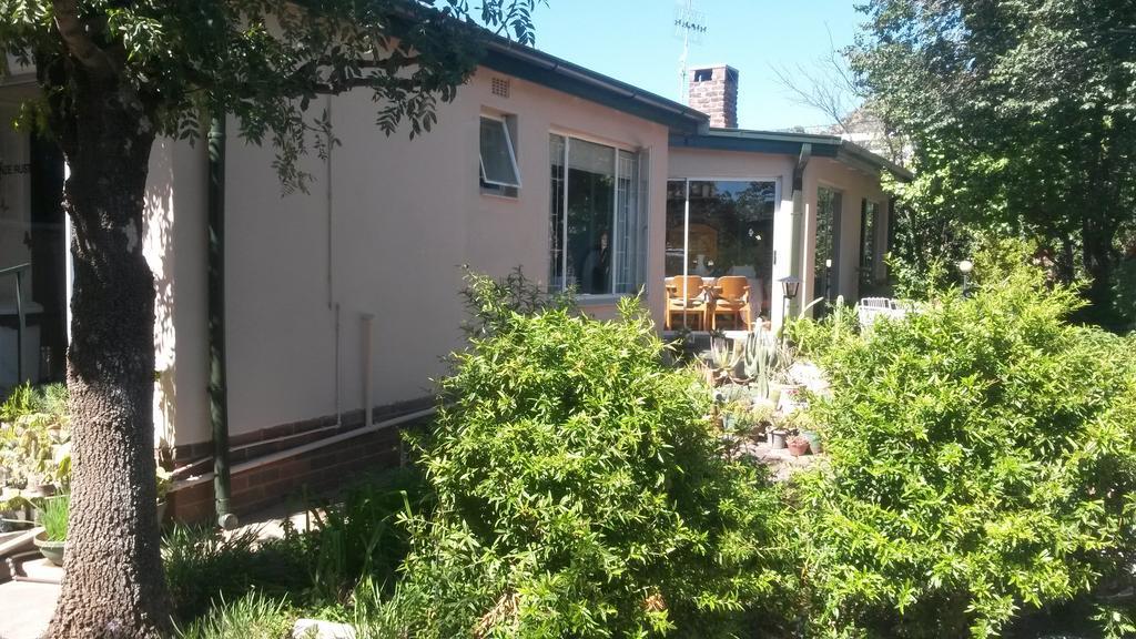 Onze Rust Guest House And Caravanpark Colesberg Dış mekan fotoğraf